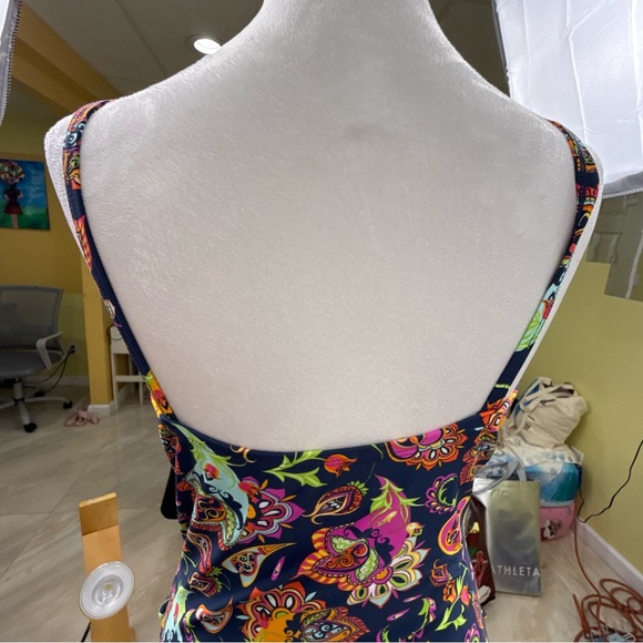 Ellen Tracy Floral One-Piece Swimsuit – Size 12, Ruched Waist & Keyhole Front - Picture 8 of 11